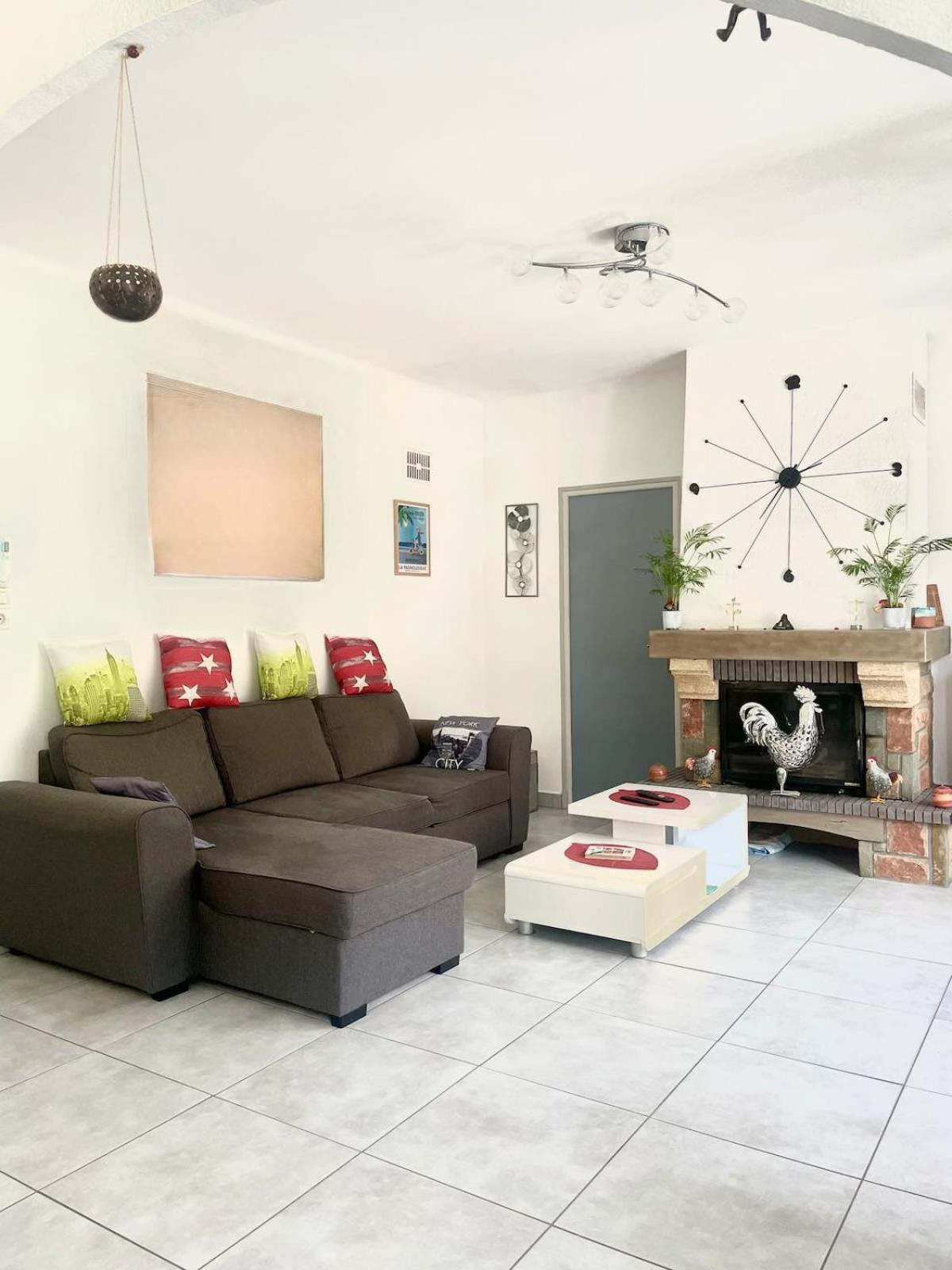 Galejade In A Quiet Location With Garden - On The Heights Of