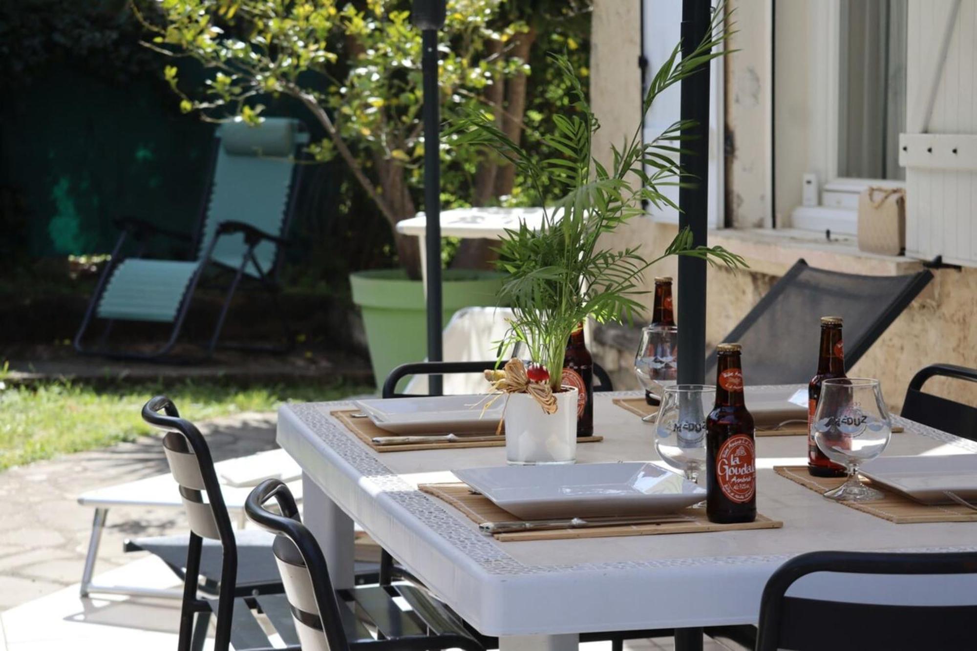Galejade In A Quiet Location With Garden - On The Heights Of Hébergement de vacances *